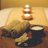 500kr..Trevlig äldre kvinna ger dig skön massage. Bastu finns